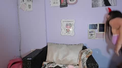 avawhiite online show from April 2026 06:56:02 PM