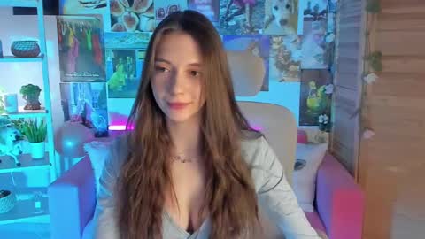 Avie online show from January 2025 06:14:01 PM