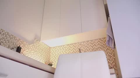 Kate  online show from October 2025 04:09:02 PM