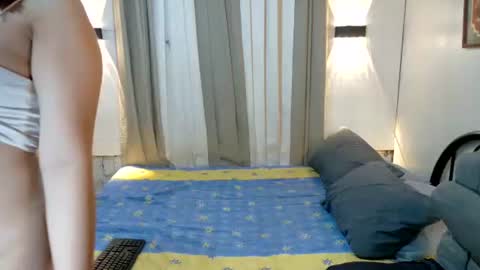 avery_7 online show from September 2025 07:43:01 AM