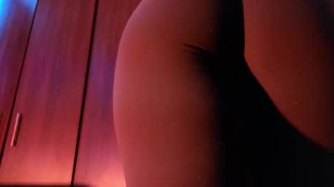 Saraaaa independent model 3 online show from December 2025 03:45:02 AM