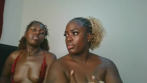 Snapshot of avian_babe1 chatting on July 2026 10:45:01 PM avian_babe1 online show from July 2026 10:45:01 PM
