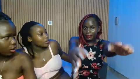 Snapshot of avian_talya chatting on November 2025 04:07:01 PM Avian online show from November 2025 04:07:01 PM