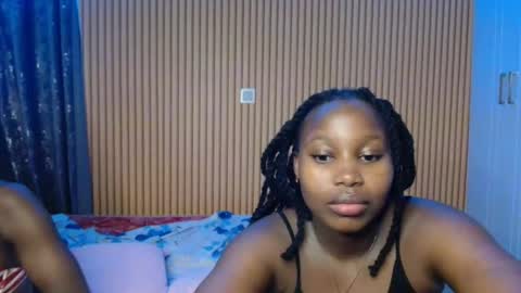 Snapshot of avian_talya chatting on November 2025 03:12:01 AM Avian online show from November 2025 03:12:01 AM