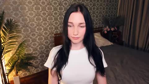 Snapshot of avisgalas chatting on November 2025 09:14:01 PM Viole t online show from November 2025 09:14:01 PM