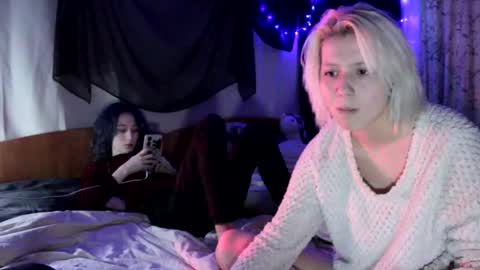 Snapshot of avny_loki chatting on October 2025 12:04:01 AM Avny online show from October 2025 12:04:01 AM