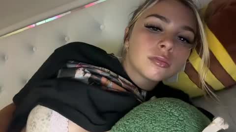avocadotoocute online show from July 2026 02:28:02 AM