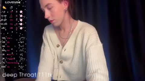 Snapshot of avril_pearly_ chatting on January 2025 08:13:02 PM avril_pearly_ online show from January 2025 08:13:02 PM