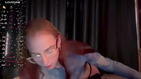 Snapshot of avril_pearly_ chatting on October 2025 10:45:01 AM avril_pearly_ online show from October 2025 10:45:01 AM