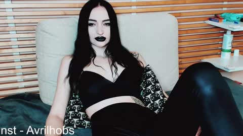 Snapshot of avrilhobs chatting on January 2025 08:18:02 AM Avril online show from January 2025 08:18:02 AM