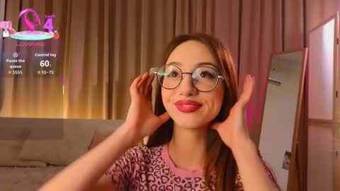 Avril online show from December 2025 07:11:01 PM