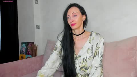 Avrora online show from April 2026 01:22:01 AM