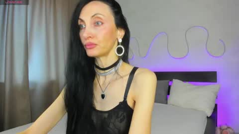 Avrora online show from May 2026 01:25:02 AM