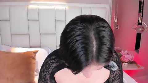 Avy  online show from December 2025 11:28:02 AM