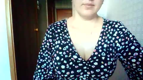 awesomeladyy online show from April 2026 07:39:02 AM