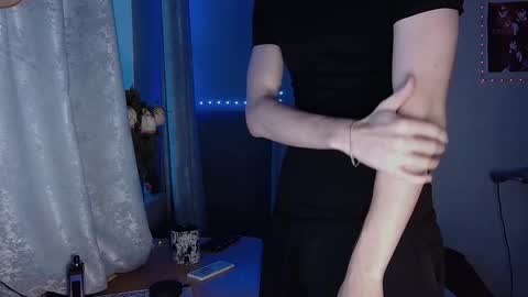 Snapshot of axel_0ne chatting on February 2026 12:30:01 PM axel_0ne online show from February 2026 12:30:01 PM