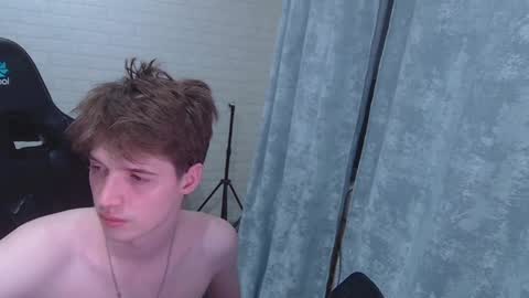 Snapshot of axel_0ne chatting on May 2026 07:54:02 PM axel_0ne online show from May 2026 07:54:02 PM