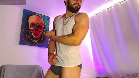 Independiente Model online show from May 2026 01:07:02 PM