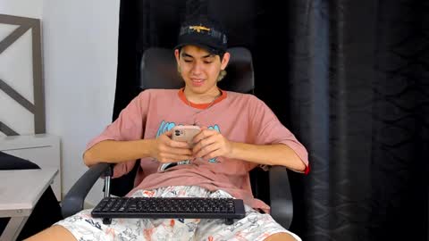 Snapshot of axel_cifer chatting on January 2025 11:24:01 PM Axel cifer online show from January 2025 11:24:01 PM