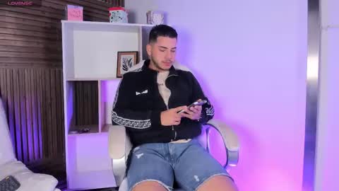 axel_grey_ online show from November 2025 12:16:01 PM