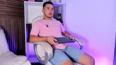 axel_grey_ online show from December 2025 12:10:01 PM