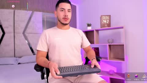 axel_grey_ online show from January 2026 12:20:01 PM