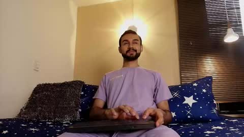 Axel Moon online show from November 2025 08:19:02 PM