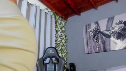 Snapshot of axel_owen chatting on January 2025 01:35:01 AM Axel online show from January 2025 01:35:01 AM