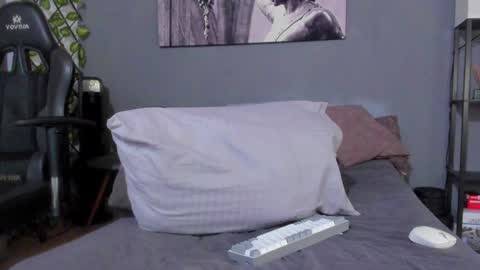 Snapshot of axel_owen chatting on January 2025 01:06:01 AM Axel online show from January 2025 01:06:01 AM