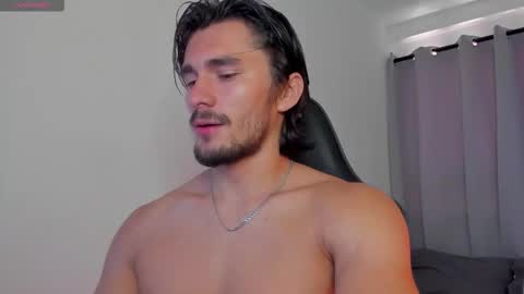 Snapshot of axel_owen chatting on September 2025 03:38:01 PM Axel online show from September 2025 03:38:01 PM