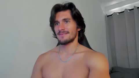 Snapshot of axel_owen chatting on September 2025 04:01:02 PM Axel online show from September 2025 04:01:02 PM