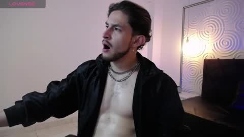 Axel  online show from April 2026 01:43:02 AM