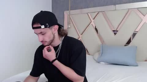 Axel  online show from May 2026 03:09:02 PM