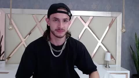 Axel  online show from May 2026 03:19:02 PM