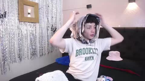 Snapshot of axel_rousex chatting on October 2025 08:50:02 PM Rachel dreamsx online show from October 2025 08:50:02 PM