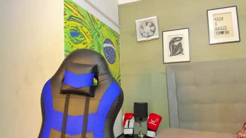 AXEL SILVA online show from October 2025 12:27:01 PM