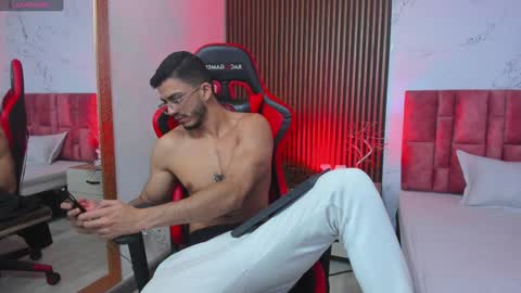 Axel  online show from December 2024 10:07:01 AM