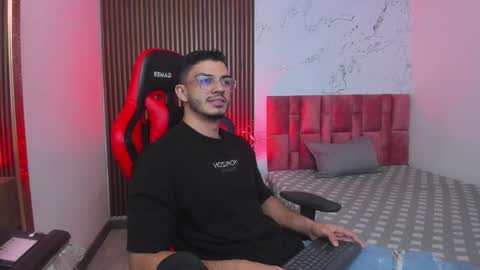 Axel  online show from December 2024 04:30:02 AM