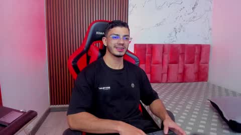 Axel  online show from December 2024 08:48:01 PM