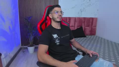 Axel  online show from January 2025 03:54:01 AM