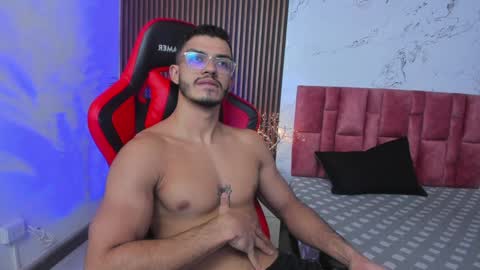 Axel  online show from January 2025 04:17:02 AM