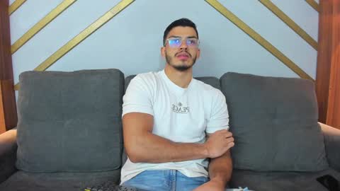 Axel  online show from January 2025 01:11:01 PM