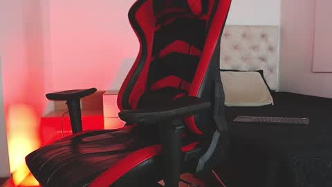 Axel  online show from January 2025 03:21:01 PM