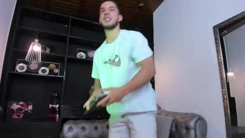 Axel  online show from March 2026 09:18:02 PM