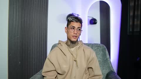 Snapshot of axel_villa chatting on February 2025 10:21:02 PM Agustin online show from February 2025 10:21:02 PM