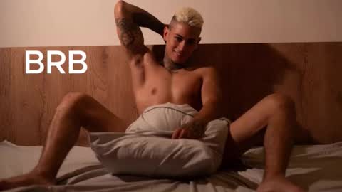 Snapshot of axel_villa chatting on October 2025 09:03:02 PM Agustin online show from October 2025 09:03:02 PM