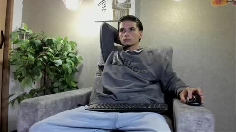 axel  online show from December 2025 06:43:02 AM