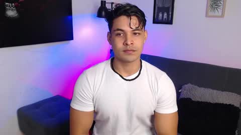 Snapshot of axell_dior chatting on October 2025 10:49:02 AM axell online show from October 2025 10:49:02 AM