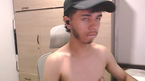 axelldark online show from March 2026 07:20:02 PM