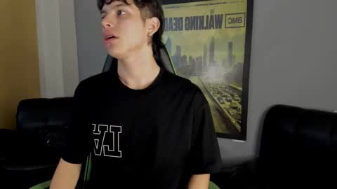 Snapshot of axelraven chatting on December 2024 01:35:02 PM Axel Raven online show from December 2024 01:35:02 PM